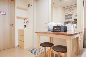 Comfort 1Br With Working Room At Meikarta Apartment