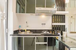 Comfort Living And Minimalist 1Br At Bassura City Apartment