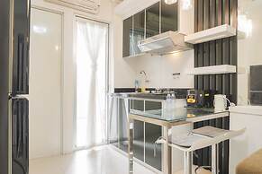 Comfort Living And Minimalist 1Br At Bassura City Apartment