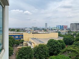 Nice And Strategic 1Br At Sky Terrace Apartment