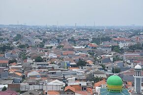 Strategic And Nice 2Br At Bassura City Apartment