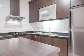Comfort And Minimalist 3Br Apartment At Bellagio Residence