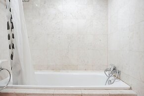 Comfort And Minimalist 3Br Apartment At Bellagio Residence