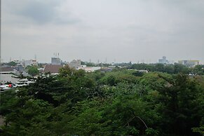 Comfort And Warm 2Br At Bassura City Apartment