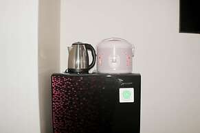 Homey And Cozy Studio Apartment At Elvis Tower