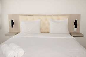 Homey And Cozy Studio Apartment At Elvis Tower