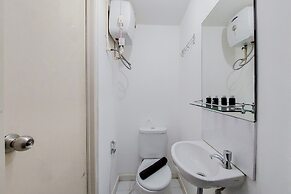 Cozy And Minimalist Studio (No Kitchen) At Aeropolis Apartment