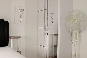 Minimalist And Comfort 2Br At Springlake Summarecon Bekasi Apartment