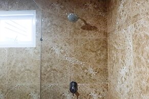 3Br Luxurious And Elegant Apartment At Grand Sungkono Lagoon