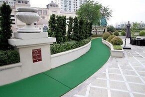 Cozy Living 1Br The Bellezza Apartment