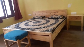 Goroomgo Payal Mall Road Nainital