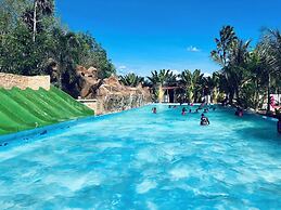 Trang Villa Hotel and Water Park