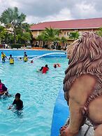Trang Villa Hotel and Water Park