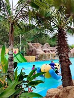 Trang Villa Hotel and Water Park