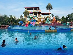 Trang Villa Hotel and Water Park