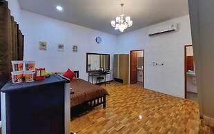 Trang Villa Hotel and Water Park