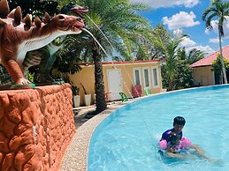 Trang Villa Hotel and Water Park