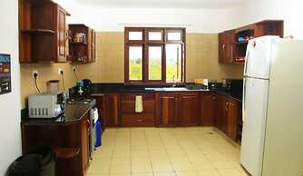 Stay.Plus Shanzu Beachfront Apartment