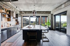 Sable 501 - Luxury Two Story Loft