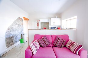 Berry Hall - Porty Eynon