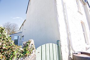 Berry Hall - Porty Eynon