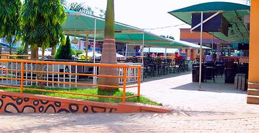 Hill Top Hotel Semuto