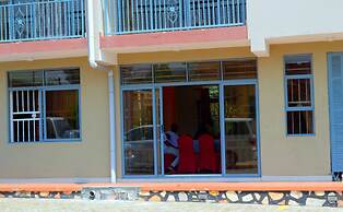 Hill Top Hotel Semuto