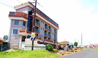 Hill Top Hotel Semuto