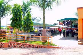 Hill Top Hotel Semuto