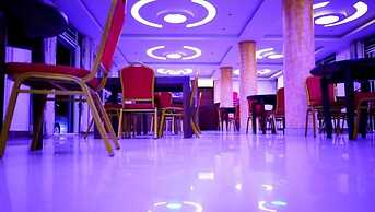 Hill Top Hotel Semuto