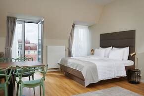 VN17 Rooftop Suites by Adrez Living