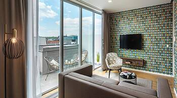 VN17 Rooftop Suites by Adrez Living