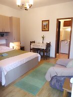 Apartments and Room Marin