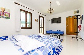 House Stella