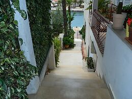 Apartments and Rooms Darinka