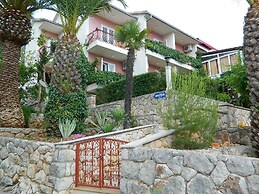 Apartments and Rooms Darinka