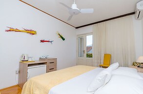 Apartments and Rooms Darinka