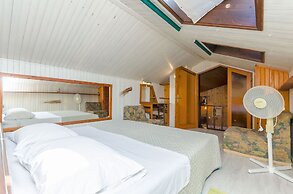 Apartments and Rooms Darinka