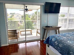 Dolphin Resort 3 Bedroom Home by RedAwning