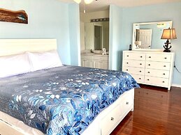 Dolphin Resort 3 Bedroom Home by RedAwning