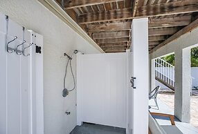 Dolphin Resort 3 Bedroom Home by RedAwning