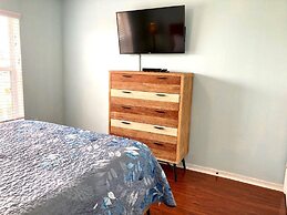 Dolphin Resort 3 Bedroom Home by RedAwning