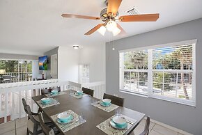 Dolphin Resort 3 Bedroom Home by RedAwning