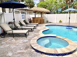 Dolphin Resort 3 Bedroom Home by RedAwning