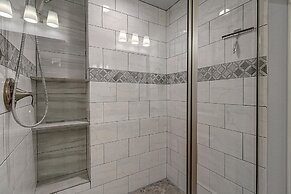 A Wave From It All 3 Bedroom Home by RedAwning