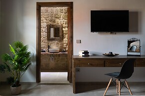 Ancient Knights Luxury Suites