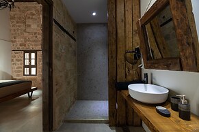 Ancient Knights Luxury Suites