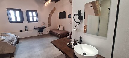 Ancient Knights Luxury Suites