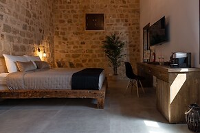 Ancient Knights Luxury Suites