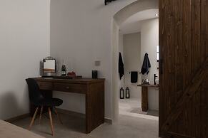 Ancient Knights Luxury Suites